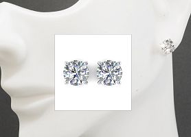 1.07 Carat TW GIA IDEAL CUT Round Brilliant Diamond Stud Earrings 